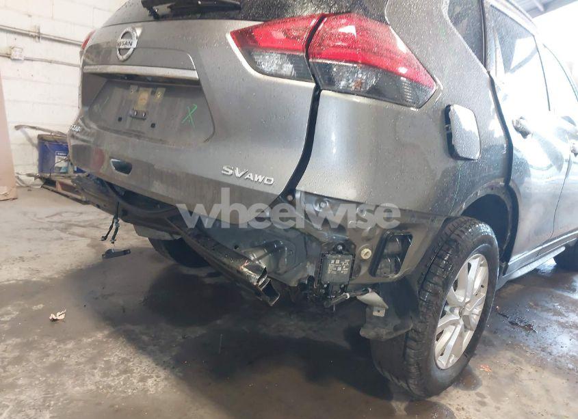 Photo 6 of 2017 Nissan Rogue SV (VIN JN8AT2MVXHW021867)