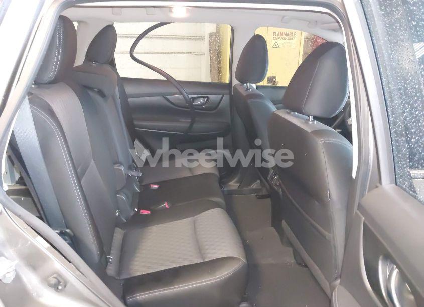 Photo 8 of 2017 Nissan Rogue SV (VIN JN8AT2MVXHW021867)