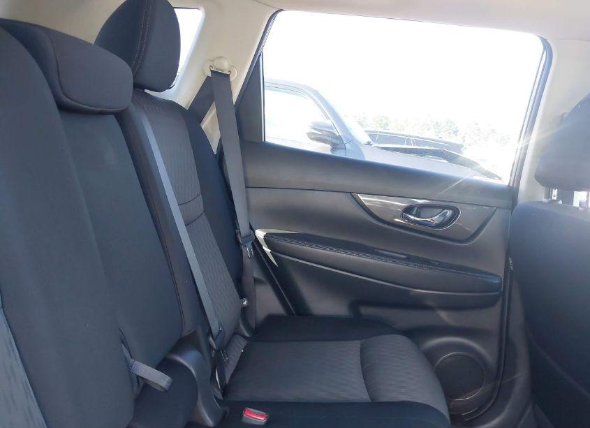 Photo 8 of 2017 Nissan Rogue SV (VIN JN8AT2MVXHW023182)