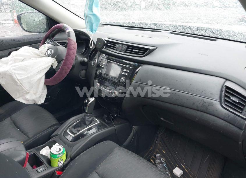 Photo 5 of 2017 Nissan Rogue SV (VIN JN8AT2MVXHW259914)