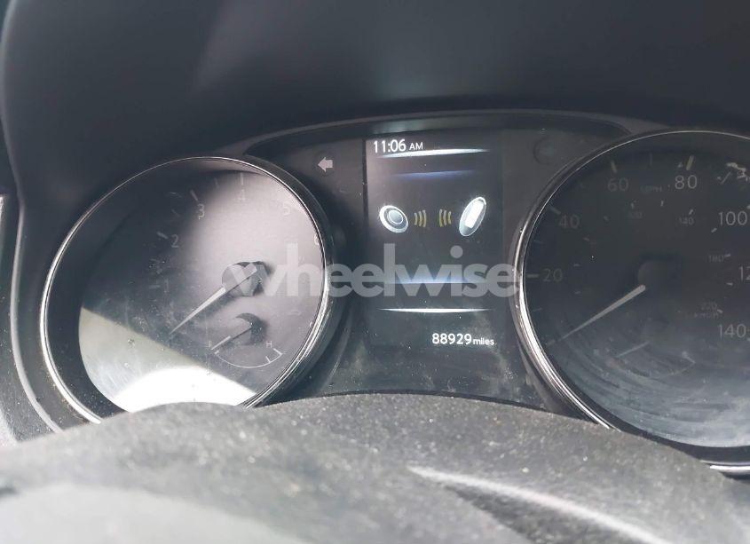 Photo 7 of 2017 Nissan Rogue SV (VIN JN8AT2MVXHW259914)