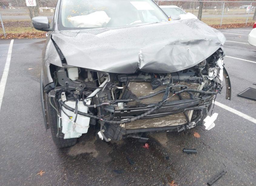 Photo 6 of 2017 Nissan Rogue SV (VIN JN8AT2MVXHW267043)