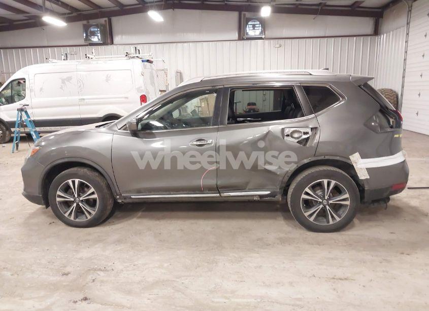 Photo 14 of 2017 Nissan Rogue SL (VIN JN8AT2MVXHW271870)