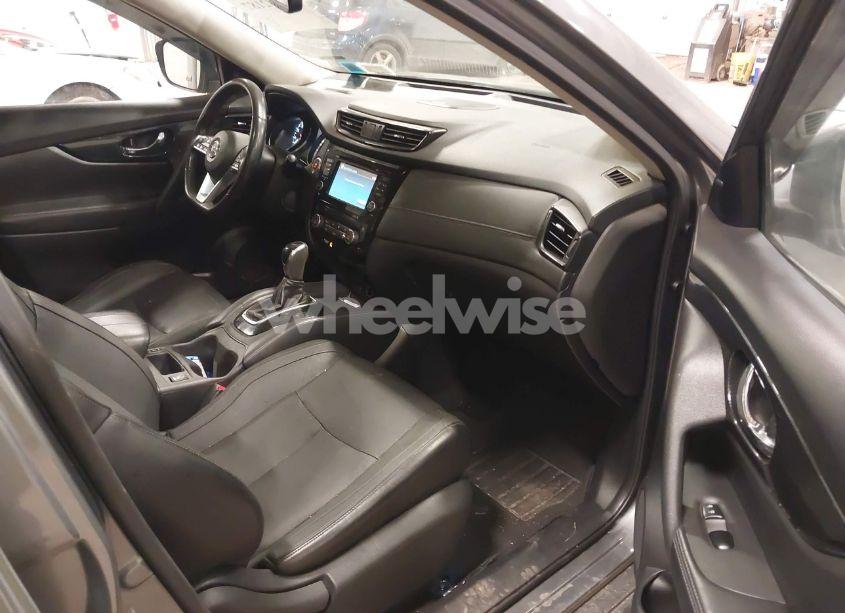 Photo 5 of 2017 Nissan Rogue SL (VIN JN8AT2MVXHW271870)