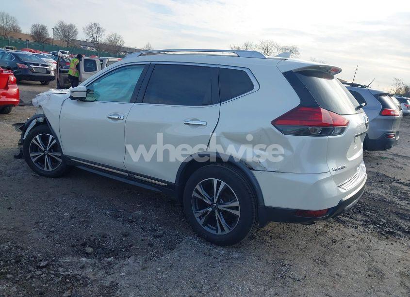 Photo 3 of 2017 Nissan Rogue SL (VIN JN8AT2MVXHW283047)