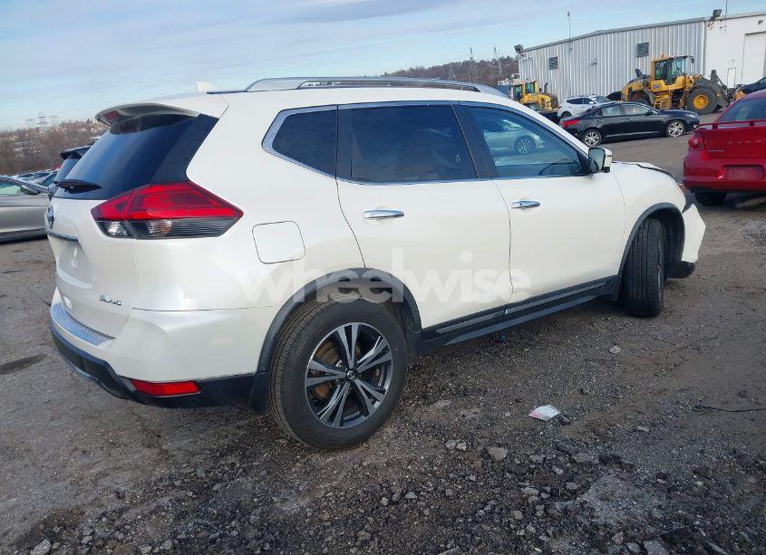 Photo 4 of 2017 Nissan Rogue SL (VIN JN8AT2MVXHW283047)