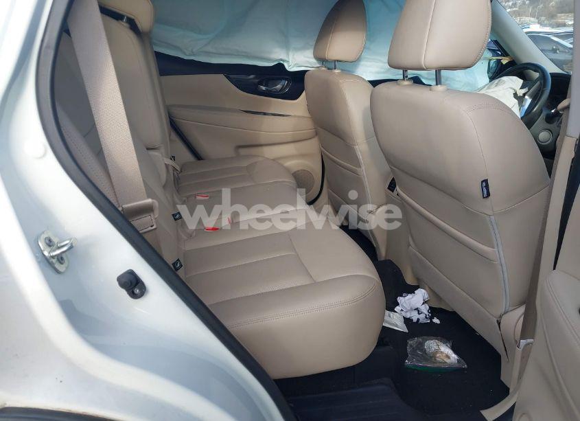 Photo 8 of 2017 Nissan Rogue SL (VIN JN8AT2MVXHW283047)