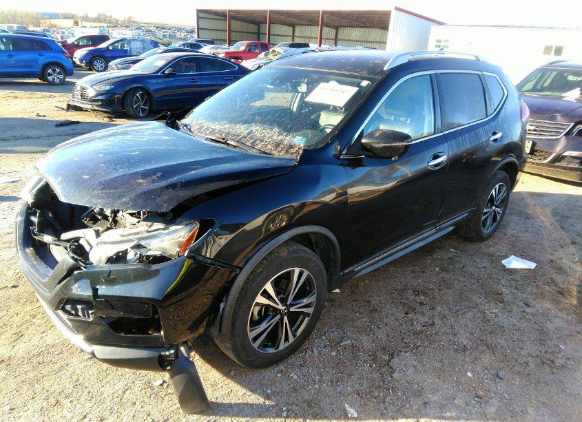 Photo 2 of 2018 Nissan Rogue SL (VIN JN8AT2MVXJW306686)