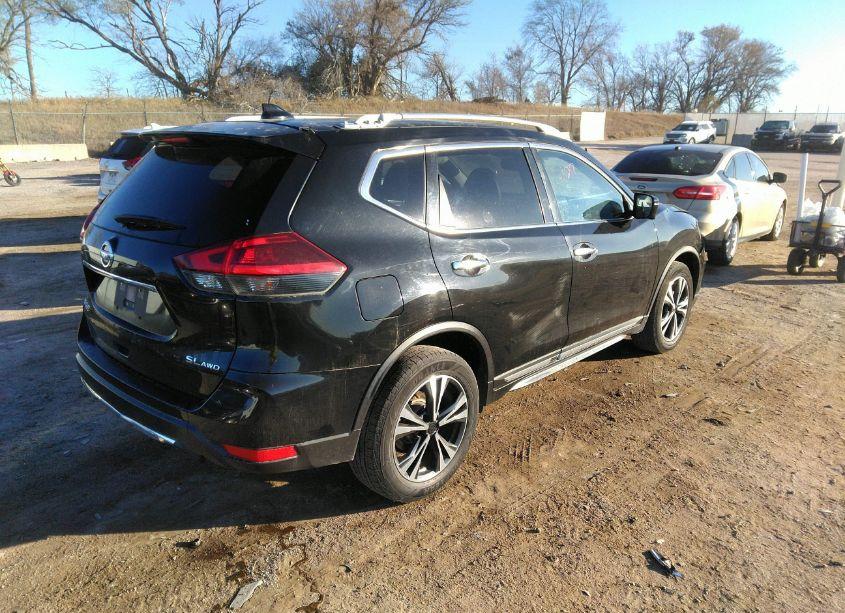 Photo 4 of 2018 Nissan Rogue SL (VIN JN8AT2MVXJW306686)