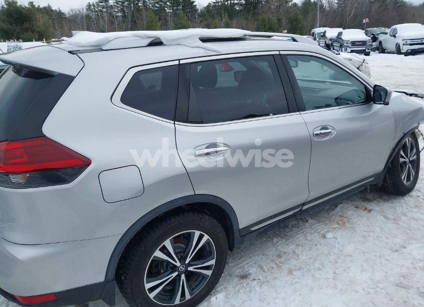 Photo 13 of 2018 Nissan Rogue SL (VIN JN8AT2MVXJW311662)