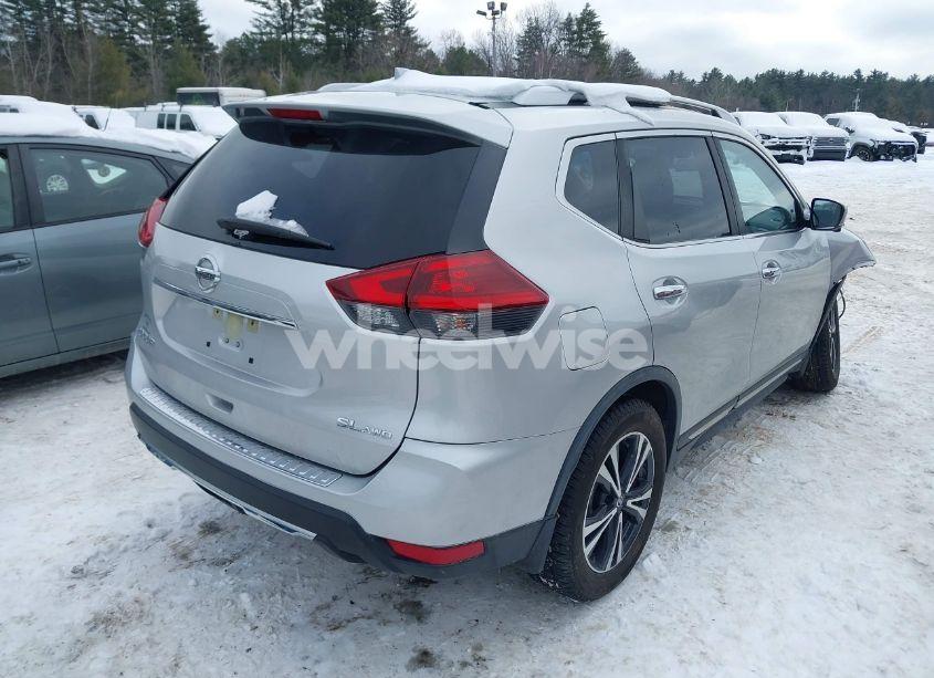 Photo 4 of 2018 Nissan Rogue SL (VIN JN8AT2MVXJW311662)