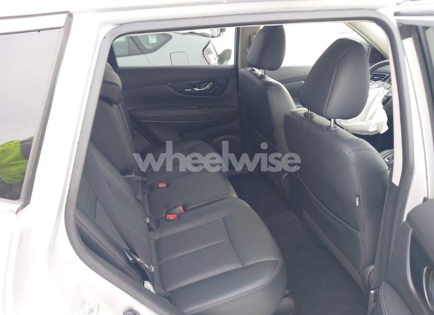 Photo 8 of 2018 Nissan Rogue SL (VIN JN8AT2MVXJW311662)