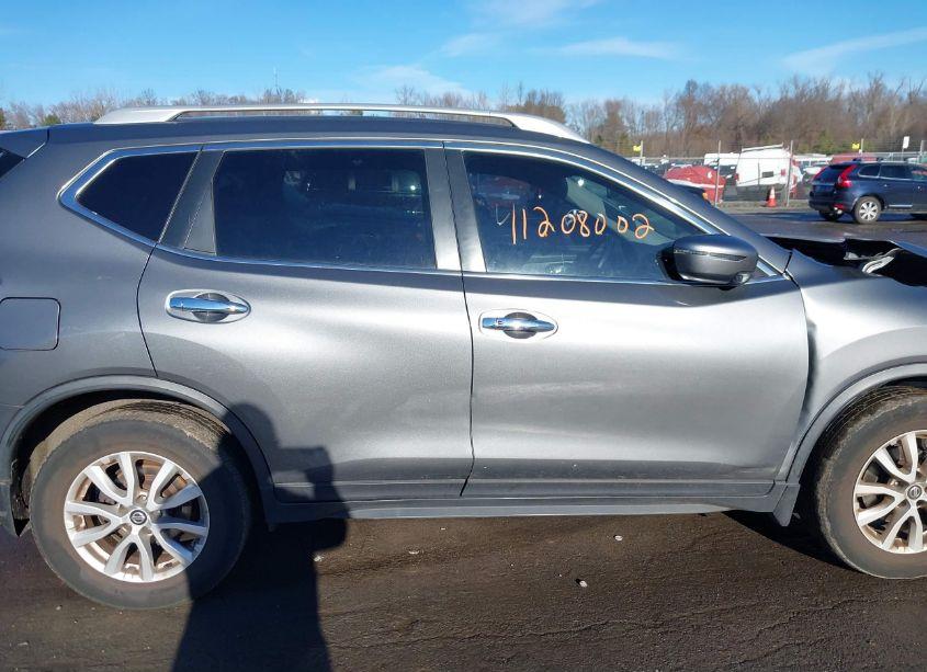 Photo 13 of 2018 Nissan Rogue SV (VIN JN8AT2MVXJW312617)