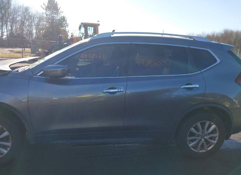 Photo 14 of 2018 Nissan Rogue SV (VIN JN8AT2MVXJW312617)