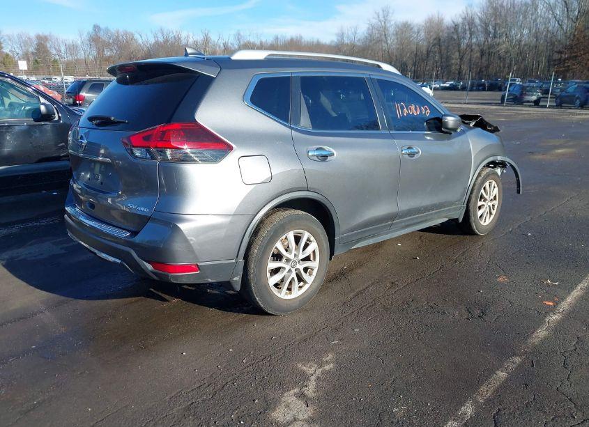 Photo 4 of 2018 Nissan Rogue SV (VIN JN8AT2MVXJW312617)