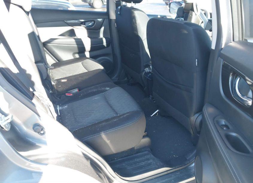 Photo 8 of 2018 Nissan Rogue SV (VIN JN8AT2MVXJW312617)