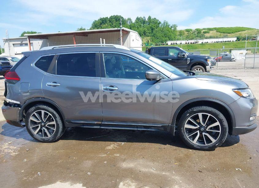 Photo 13 of 2018 Nissan Rogue SL (VIN JN8AT2MVXJW327831)