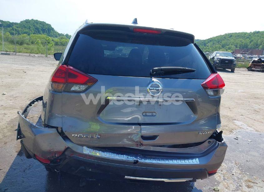 Photo 16 of 2018 Nissan Rogue SL (VIN JN8AT2MVXJW327831)