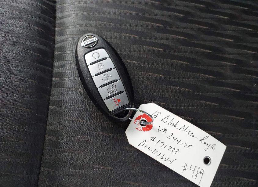 Photo 11 of 2018 Nissan Rogue SV (VIN JN8AT2MVXJW344175)