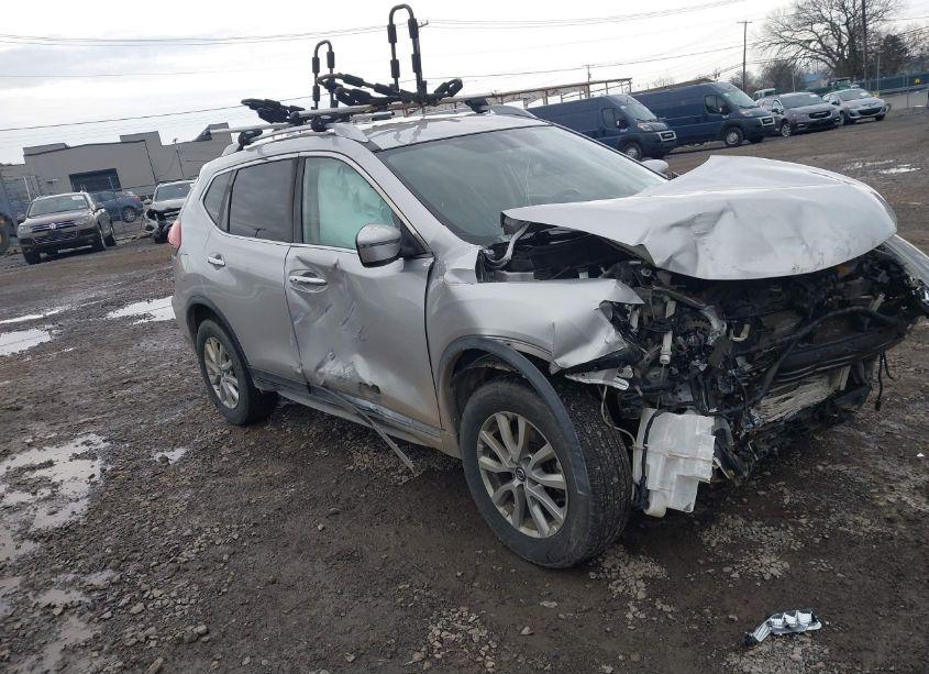 2018 Nissan Rogue SV (VIN JN8AT2MVXJW353166) main photo