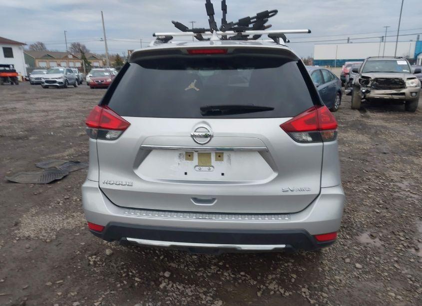 Photo 16 of 2018 Nissan Rogue SV (VIN JN8AT2MVXJW353166)