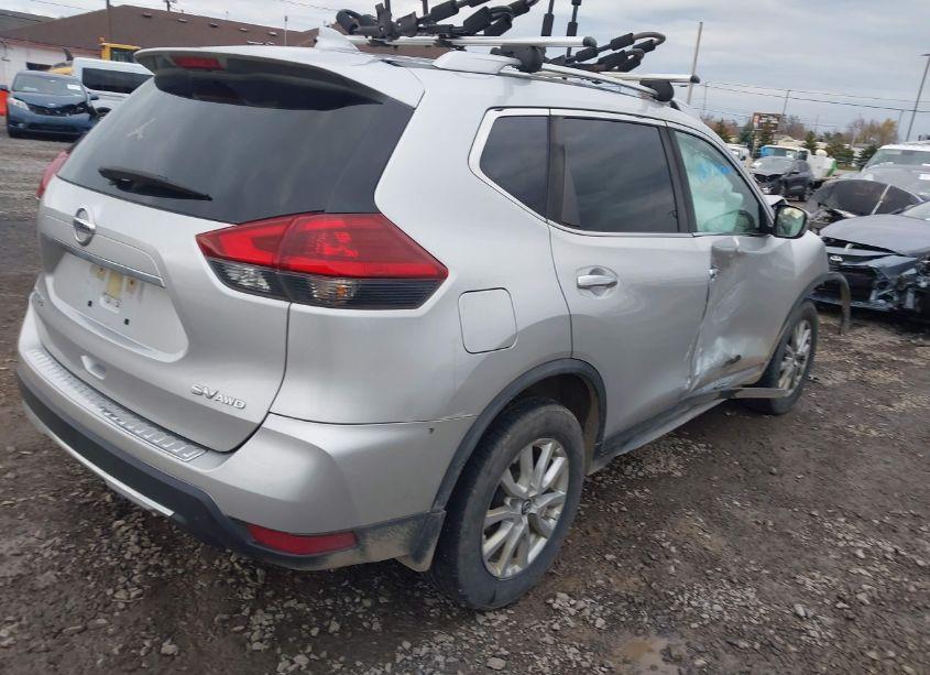 Photo 4 of 2018 Nissan Rogue SV (VIN JN8AT2MVXJW353166)