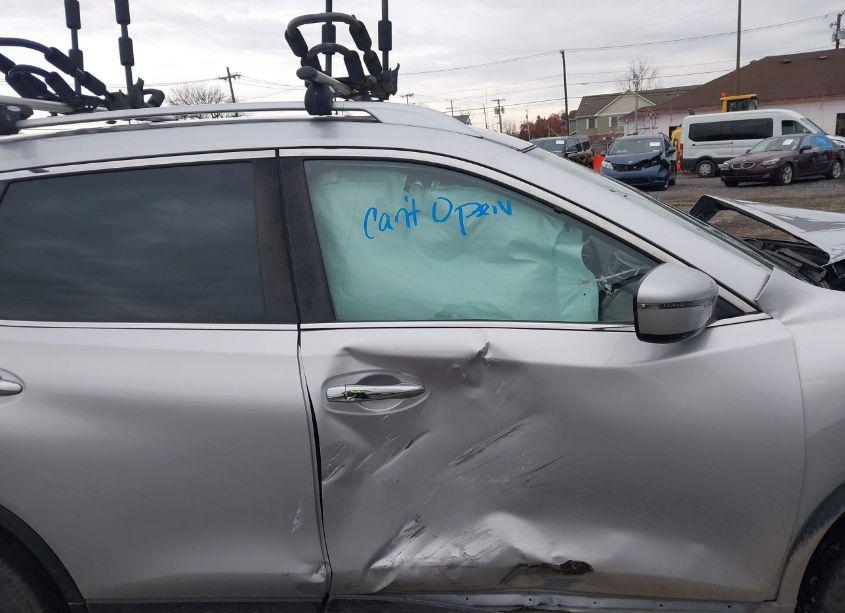 Photo 5 of 2018 Nissan Rogue SV (VIN JN8AT2MVXJW353166)