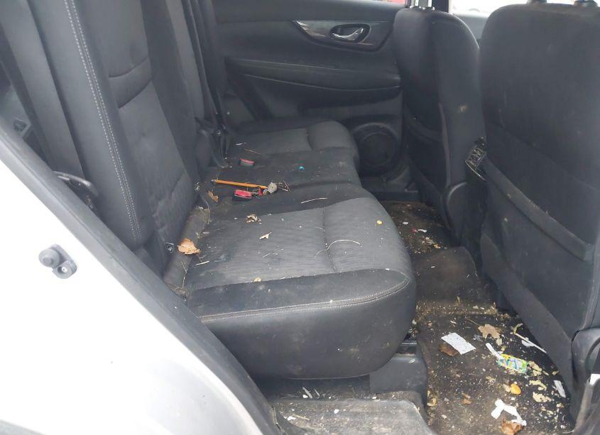 Photo 8 of 2018 Nissan Rogue SV (VIN JN8AT2MVXJW353166)