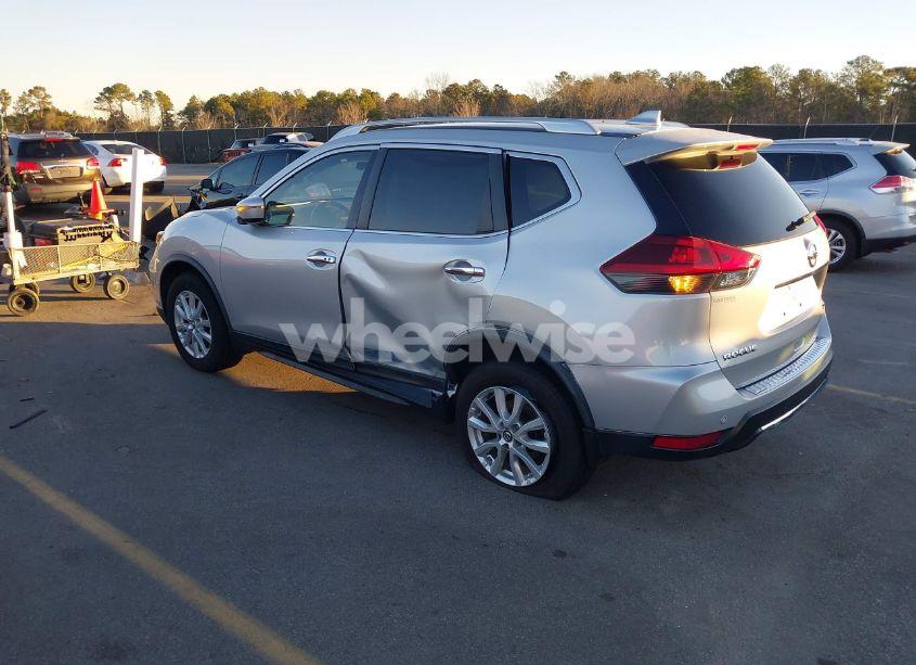 Photo 3 of 2019 Nissan Rogue SV (VIN JN8AT2MVXKW375119)