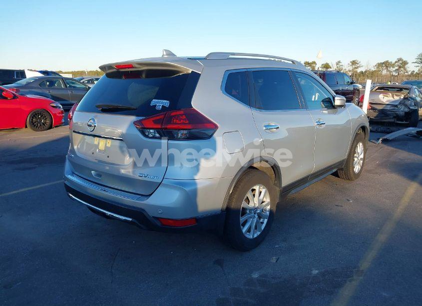 Photo 4 of 2019 Nissan Rogue SV (VIN JN8AT2MVXKW375119)