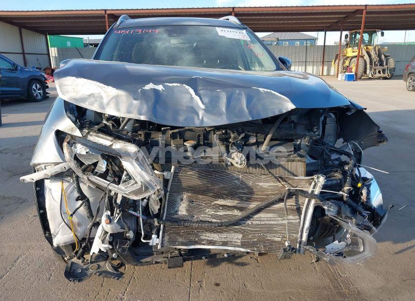 Photo 13 of 2019 Nissan Rogue SV (VIN JN8AT2MVXKW376528)