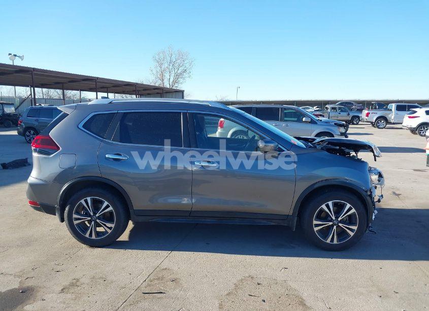 Photo 14 of 2019 Nissan Rogue SV (VIN JN8AT2MVXKW376528)