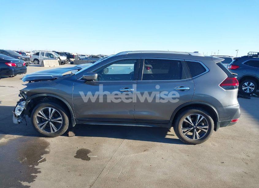 Photo 15 of 2019 Nissan Rogue SV (VIN JN8AT2MVXKW376528)