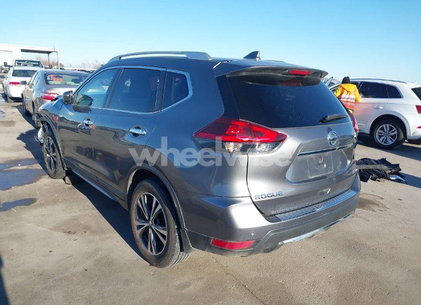 Photo 3 of 2019 Nissan Rogue SV (VIN JN8AT2MVXKW376528)