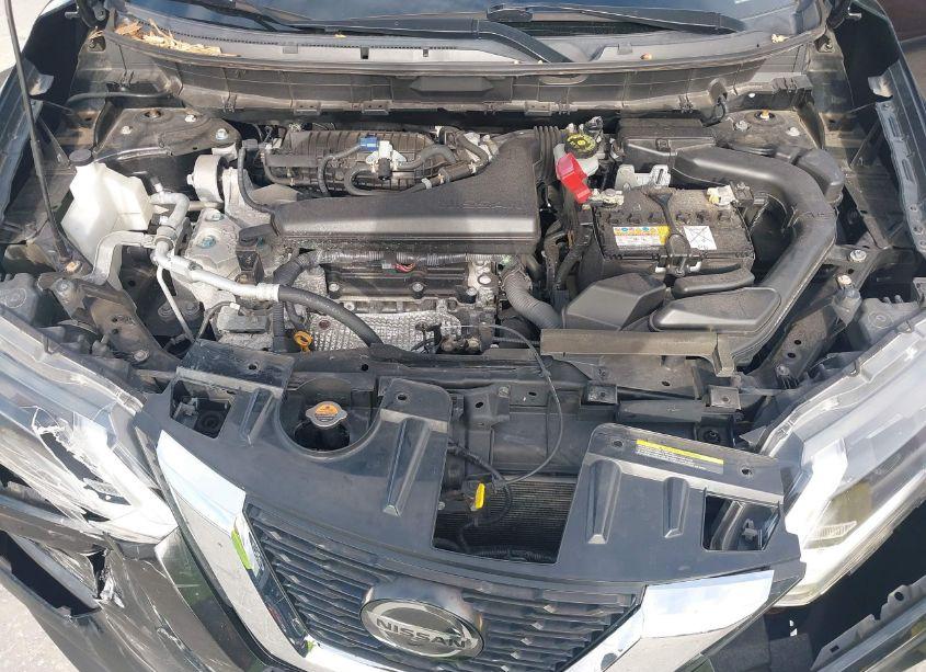 Photo 10 of 2019 Nissan Rogue SV (VIN JN8AT2MVXKW377923)