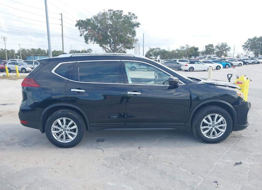 Photo 13 of 2019 Nissan Rogue SV (VIN JN8AT2MVXKW377923)