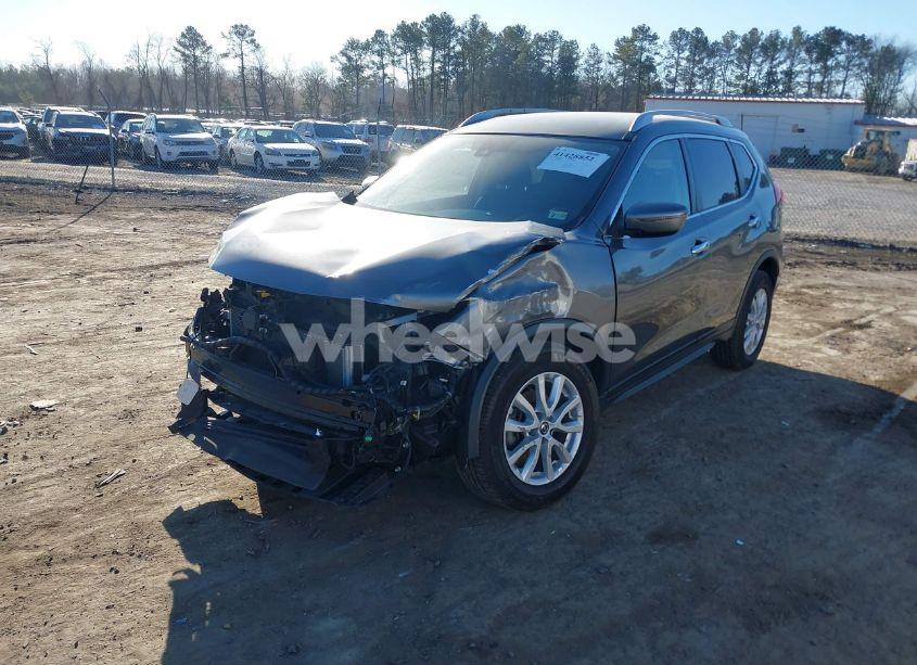 Photo 2 of 2019 Nissan Rogue SV (VIN JN8AT2MVXKW385083)