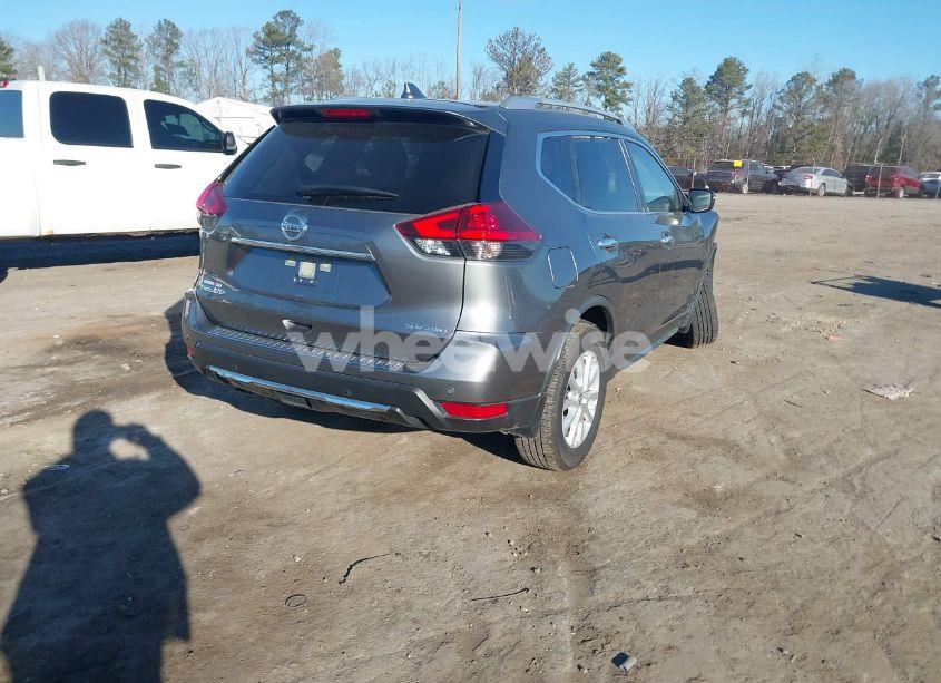 Photo 4 of 2019 Nissan Rogue SV (VIN JN8AT2MVXKW385083)