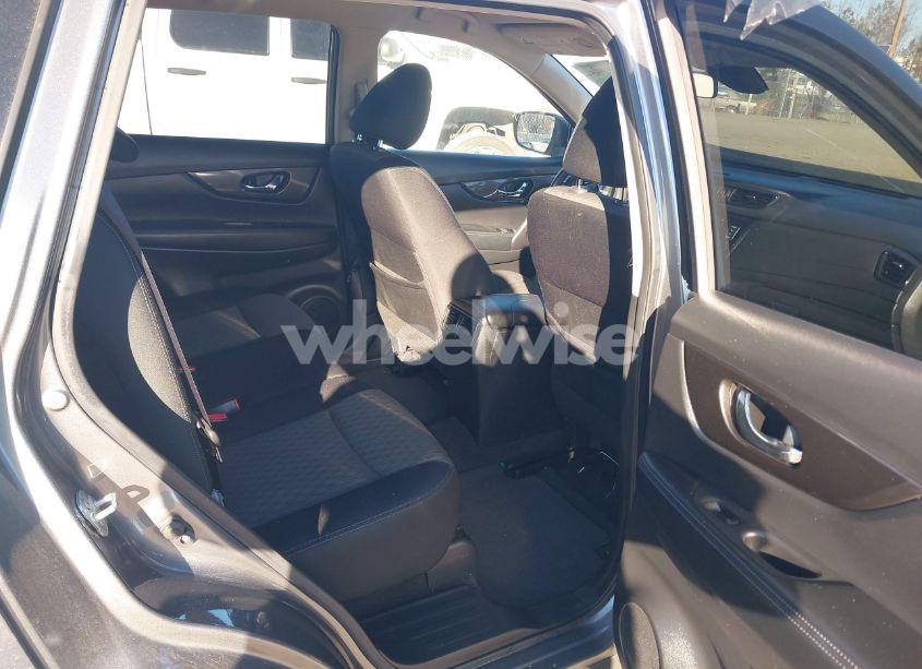 Photo 8 of 2019 Nissan Rogue SV (VIN JN8AT2MVXKW385083)