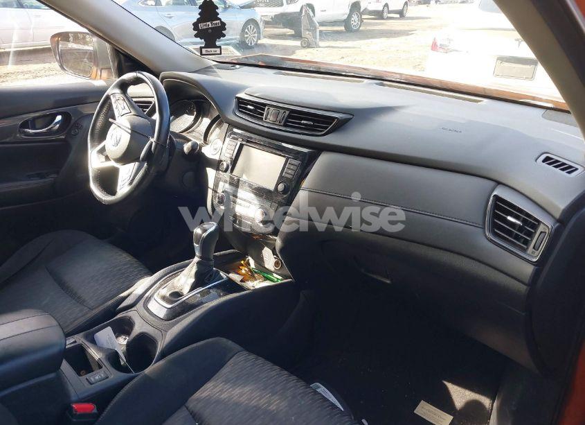 Photo 5 of 2020 Nissan Rogue SV INTELLIGENT AWD (VIN JN8AT2MVXLW111657)