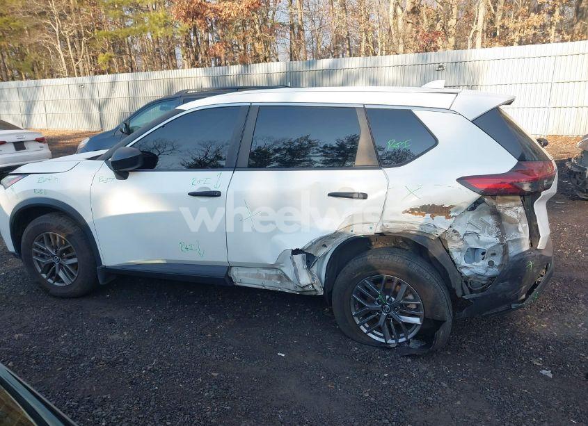 Photo 14 of 2021 Nissan Rogue S FWD (VIN JN8AT3AA5MW002984)