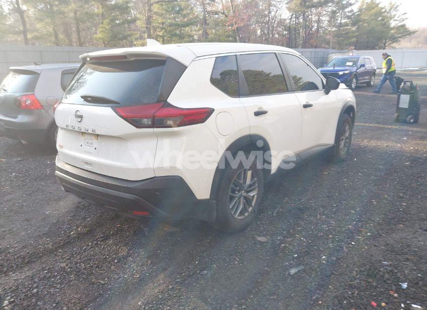 Photo 4 of 2021 Nissan Rogue S FWD (VIN JN8AT3AA5MW002984)
