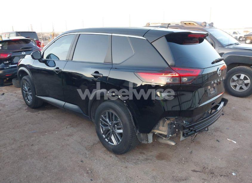Photo 3 of 2021 Nissan Rogue S FWD (VIN JN8AT3AA9MW004155)