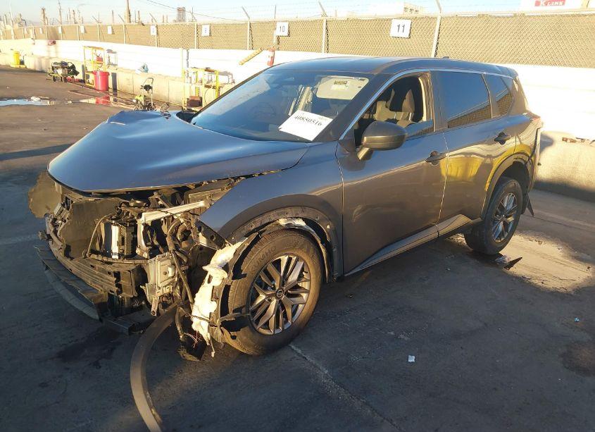 Photo 2 of 2021 Nissan Rogue S FWD (VIN JN8AT3AA9MW013681)