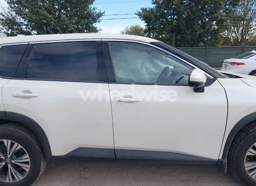Photo 13 of 2021 Nissan Rogue SV FWD (VIN JN8AT3BA0MW008478)