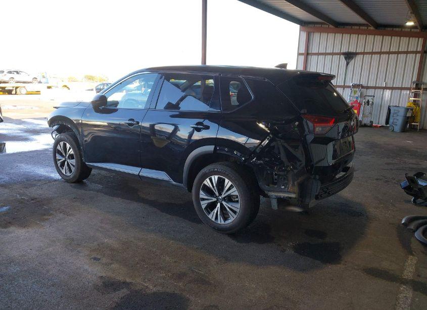 Photo 3 of 2021 Nissan Rogue SV FWD (VIN JN8AT3BA1MW001622)