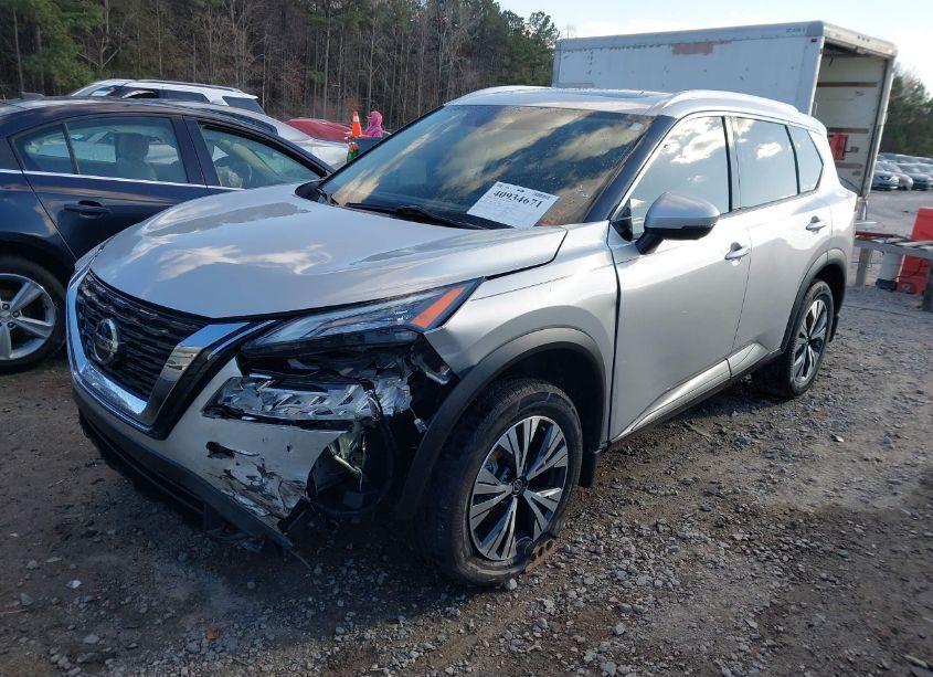 Photo 2 of 2021 Nissan Rogue SV FWD (VIN JN8AT3BA3MW000648)