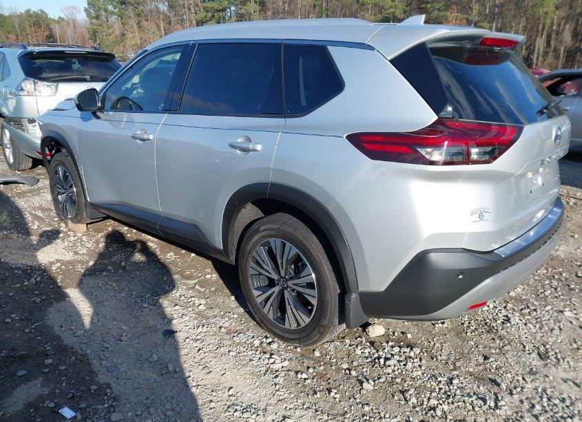 Photo 3 of 2021 Nissan Rogue SV FWD (VIN JN8AT3BA3MW000648)