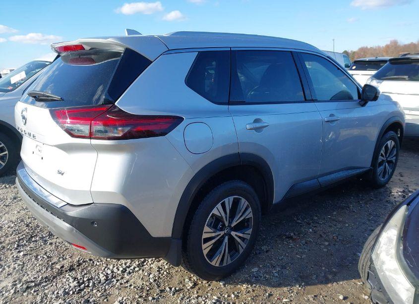 Photo 4 of 2021 Nissan Rogue SV FWD (VIN JN8AT3BA3MW000648)