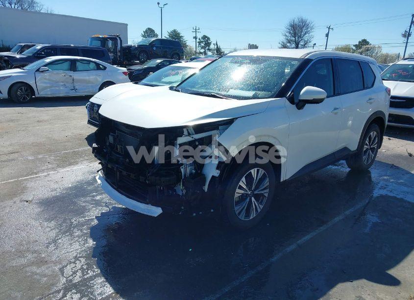 Photo 2 of 2021 Nissan Rogue SV FWD (VIN JN8AT3BA5MW015345)